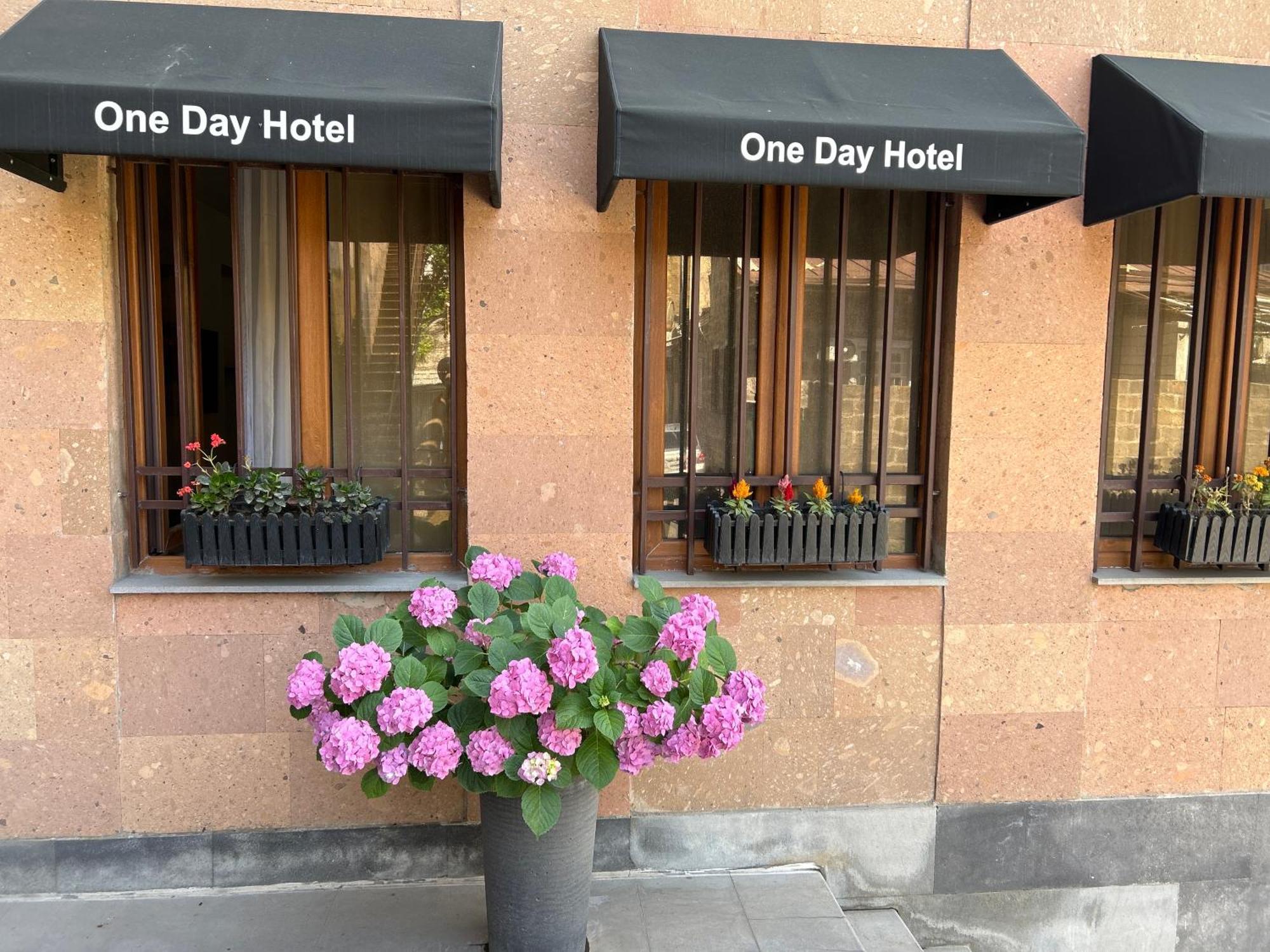 One Day Hotel Jereván Kültér fotó
